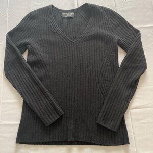 Banana Republic Women's Black Ribbed V-Neck Sweater Extra Fine Merino Wool Blend